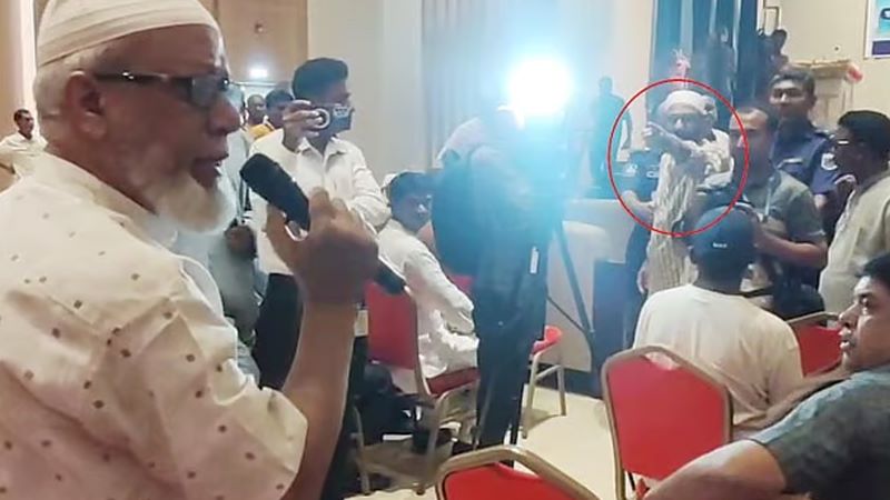 বীর মুক্তিযোদ্ধার বক্তব্যে জামায়াত নেতার বাধা